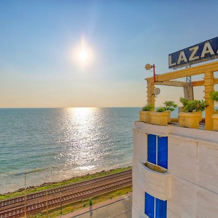 Lazaani Hotel Colombo Exterior photo