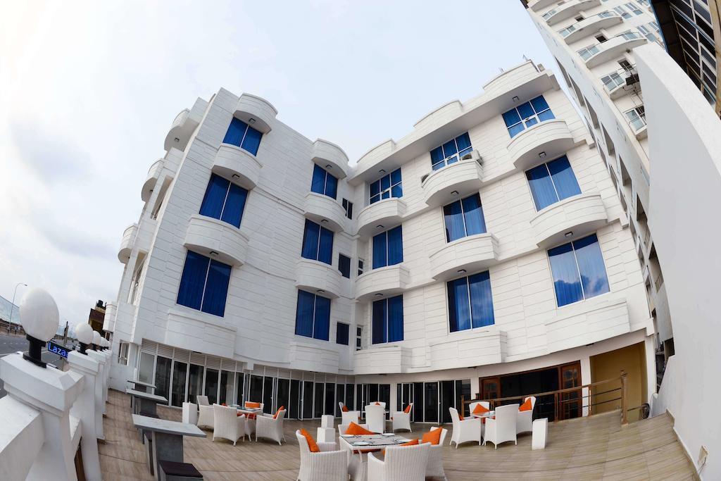Lazaani Hotel Colombo Exterior photo