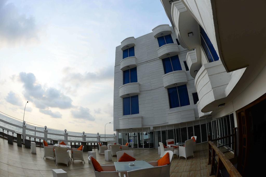 Lazaani Hotel Colombo Exterior photo