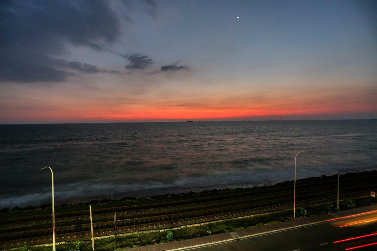 Lazaani Hotel Colombo Exterior photo